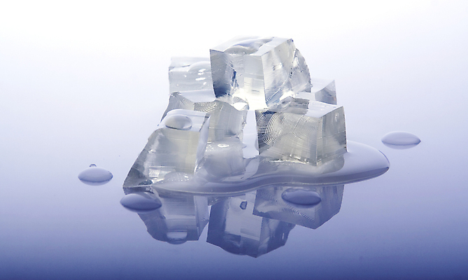 포토 JPG 해외이미지 음료 사람없음 파란색 얼음 투명 액체 시원함 큐브 정사각형 고체 해외202004 해외포토 자연요소 도형 컬러 파일형식 이미지허브