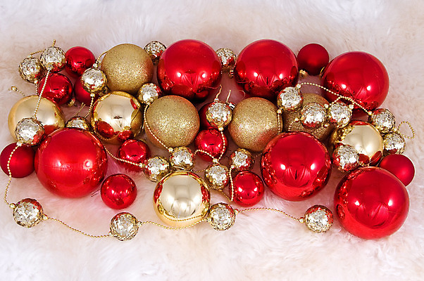 포토 JPG 해외이미지 크리스마스장식 크리스마스 실내 사람없음 장식볼 오브젝트 흰배경 오너먼트 해외202004 해외포토 기념일 백그라운드 내부 장식 흰색 파일형식 이미지허브