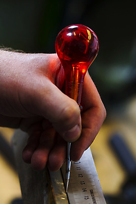 포토 JPG 해외이미지 손 산업 노동자 사람없음 숫자 금속 장비 작업 작업실 수리 제조 미끄러짐 측정 서비스 눈금 작업도구 게이지 철강 해외202004 해외포토 직업 문자 모션 재질 신체부위 도구 파일형식 이미지허브