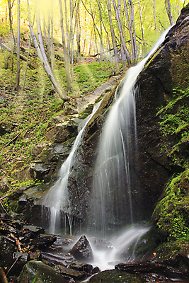 포토 JPG 해외이미지 계절 여행 자연 풍경 사람없음 야외 초록색 여름 햇빛 태양 트래킹 폭포 하이킹 추위 광선 액체 떨어짐 숲 시원함 암초 내추럴 해외202004 해외포토 자연요소 컬러 컨셉 레저 생태계 파일형식 이미지허브