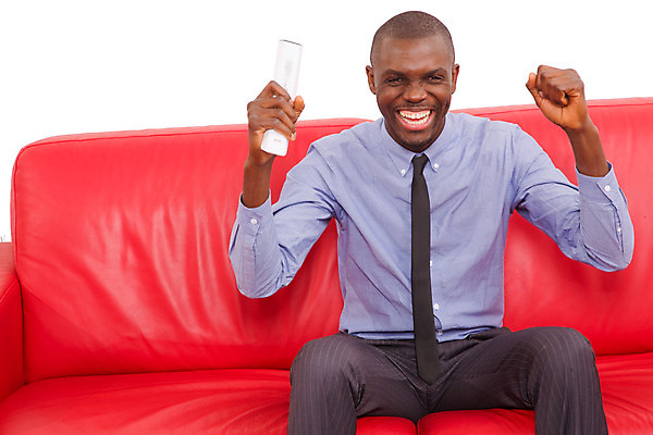 포토 JPG 해외이미지 직업 응시 행복 가구 비즈니스 넥타이 실내 한명 미소 앉기 성인 빨간색 30대 소파 잡기 비즈니스맨 리모컨 흰배경 흥분 경영자 열광 고립 남자한명만 해외202004 해외포토 1 시선 잡화 남자 감정 컬러 생활용품 백그라운드 의자 모션 표정 사람 내부 장년 흰색 직장인 리더 남자만 파일형식 이미지허브