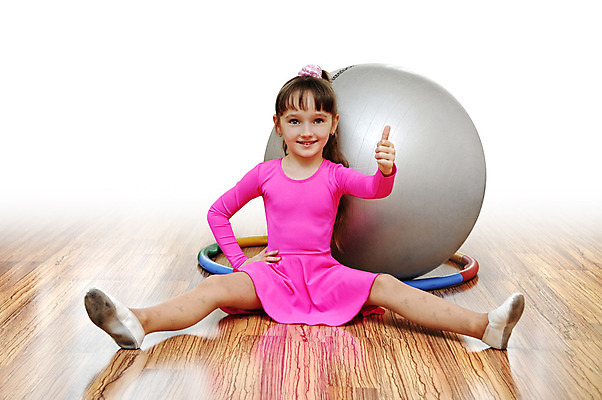 포토 JPG 해외이미지 어린이 스포츠 분홍색 공 건강 한명 미소 에너지 흰색 최고 에어로빅 해외202004 해외포토 1 컬러 표정 사람 운동 춤 파일형식 이미지허브