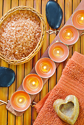 포토 JPG 해외이미지 사람없음 수건 바구니 주황색 스파 조약돌 아로마 스파용품 비누 향초 아로마테라피 입욕소금 해외202004 해외포토 컬러 초 위생용품 돌_바위 미용용품 오브젝트 소금 테라피 파일형식 이미지허브