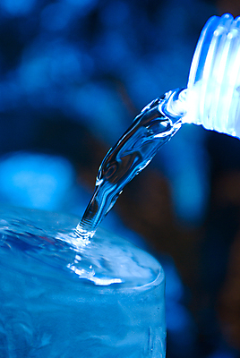 포토 JPG 해외이미지 음료 음식 백그라운드 유리 사람없음 물 파란색 활발 거품 폭포 신선 개울 떨어짐 순수 분무기 내추럴 스플래쉬 해외202004 해외포토 자연요소 컬러 컨셉 자연 재질 강 파일형식 이미지허브