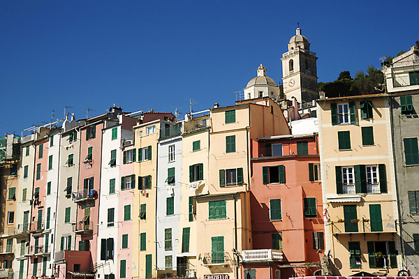 포토 JPG 해외이미지 주간 건축양식 하늘 풍경 사람없음 야외 건물 이탈리아 도시 해외202004 해외포토 자연요소 건축물 건축 유럽 파일형식 이미지허브