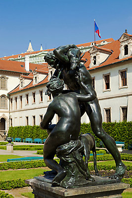 포토 JPG 해외이미지 공원 유럽 하늘 미술 사람없음 야외 건물 조각상 정원 봄 궁전 역사 체코 프라하 바로크 옛날 해외202004 해외포토 건축물 계절 공공시설 나라 고건축 문화예술 조형물 파일형식 이미지허브