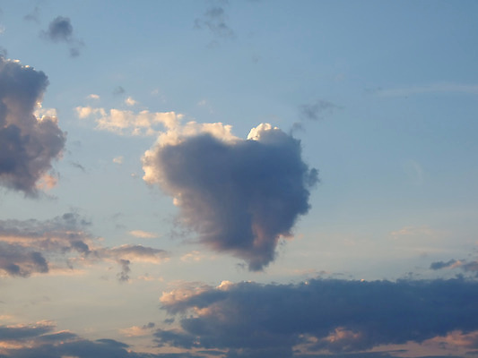 포토 JPG 해외이미지 모양 구름 디자인 상상 자연 하늘 날씨 추상 발렌타인데이 창조 사랑 사람없음 야외 파란색 우정 꿈 하트 유혹 심볼 싱글 솜털 해외202004 해외포토 자연요소 감정 컬러 컨셉 무늬 데이이벤트 친구 생태계 파일형식 이미지허브