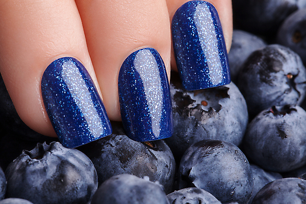 포토 JPG 해외이미지 손 열매 손가락 사람없음 유행 화장품 덮개 못 손톱관리 손톱 블루베리 위생관리 아크릴 해외202004 해외포토 식물 과일 재질 관리 신체부위 뷰티 뚜껑 공구 네일아트 파일형식 이미지허브