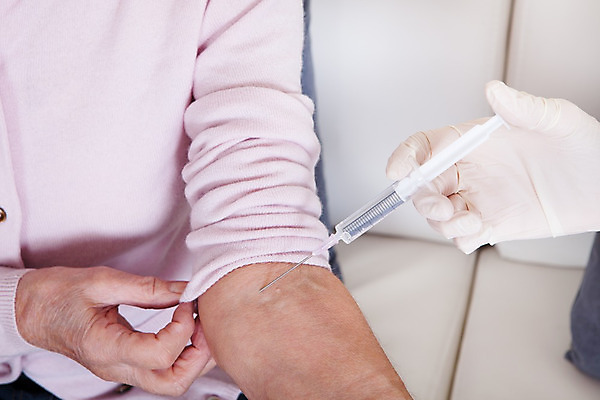 포토 JPG 해외이미지 직업 노년 장갑 2 청진기 건강 병원 관리 주사기 사람 성인 사람없음 치료 약 믿음 고통 추위 환자 간호사 의사 잡기 자신감 닫기 보호 질병 주사약 돌봄 면역력 백신 예방접종 예방주사 의료성형뷰티 해외202004 해외포토 잡화 감정 컨셉 의학 의료기기 모션 의료진 예방 접종 파일형식 이미지허브