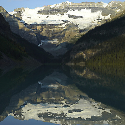 포토 JPG 해외이미지 나무 구름 호수 선 캐나다 자연 하늘 날씨 산 풍경 사람없음 야외 물 여름 파란색 반사 얼음 놀람 거울 추위 소나무 정상 숲 위험 큼 빙하 청록색 침엽수 첨탑 앨버타 절정 로키산맥 해외202004 해외포토 자연요소 식물 계절 감정 컬러 컨셉 북아메리카 표정 탑 크기 생태계 파일형식 이미지허브
