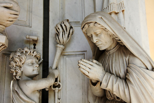 포토 JPG 해외이미지 종교 조각 백그라운드 천사 사람없음 조각상 믿음 슬픔 바위 흰색 기도 죽음 무덤 영혼 성자 비석 묘사 대리석 애도 천국 크로아티아 장례 신앙심 옛날 자그레브 해외202004 해외포토 감정 유럽 컬러 재료 조형물 돌_바위 파일형식 이미지허브