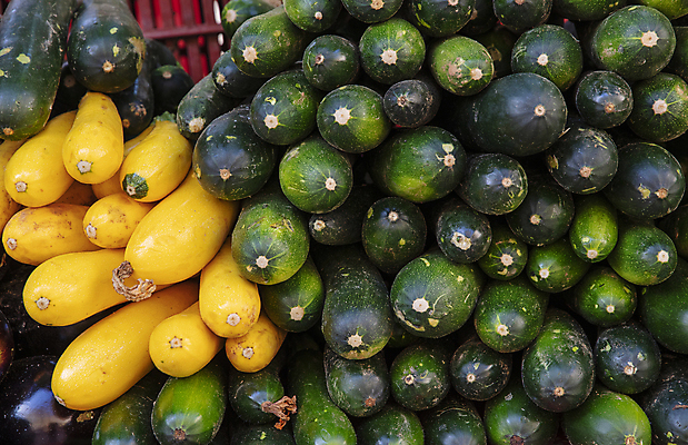 포토 JPG 해외이미지 계절 음식 채소 재료 건강 사람없음 초록색 농작물 노란색 봄 수확 신선 시장 닫기 농부 작음 먹기 각도 소매 스쿼시 주키니 채식주의자 많음 비건 해외202004 해외포토 직업 스포츠 컬러 컨셉 농업 모션 구기 크기 채식 파일형식 이미지허브