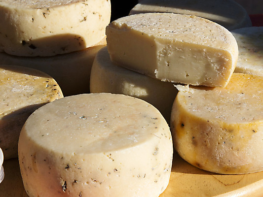 포토 JPG 해외이미지 음식 농업 다이어트 재료 자연 치즈 유제품 건강 요리 사람없음 쌓기 주방 식사 이탈리아 신선 시장 맛 자르기 지중해 준비 유기농 흙더미 덩어리 많음 해외202004 해외포토 웰빙 유럽 산업 바다 컨셉 모션 흙 생태계 파일형식 더미 이미지허브