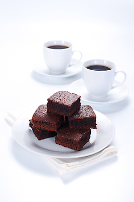 포토 JPG 해외이미지 접시 커피 음식 조각 백그라운드 다이어트 유리 디저트 요리 사람없음 컵 갈색 쿠키 케이크 초콜릿 식사 어둠 빵집 흰색 신선 달콤 맛 설탕 굽기 먹기 냅킨 정사각형 부드러움 코코아 고립 브라우니 해로움 핸드메이드 해외202004 해외포토 도형 식기 음료 컬러 컨셉 모션 재질 건강 상점 감각 구이 파일형식 이미지허브