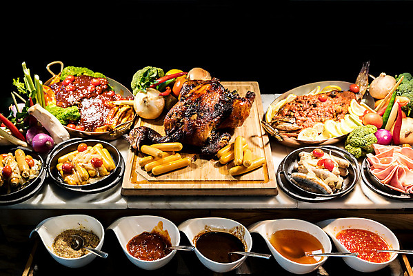 포토 JPG 해외이미지 전통 음식 조각 주택 육류 돼지고기 어류 요리 사람없음 목재 식사 저녁식사 치킨 튀김 시골 칼 오븐 역 그릴 자르기 굽기 먹기 허브 어깨 레시피 양고기 로즈메리 셀프 해외202004 해외포토 나무 식물 식재료 재료 교통시설 모션 주방용품 건물 신체부위 수중동물 가전제품 구이 닭고기요리 파일형식 이미지허브