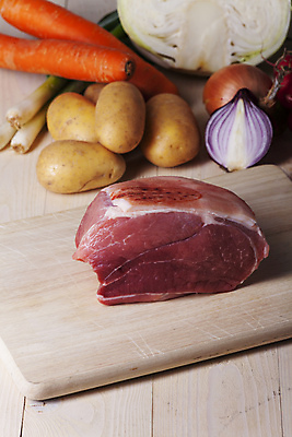 포토 JPG 해외이미지 웰빙 채소 양파 오이 감자 실내 육류 사람없음 당근 신선 유기농 양배추 파 나무도마 적양파 나무배경 해외202004 해외포토 백그라운드 식재료 뿌리채소 도마 내부 목재 파일형식 이미지허브