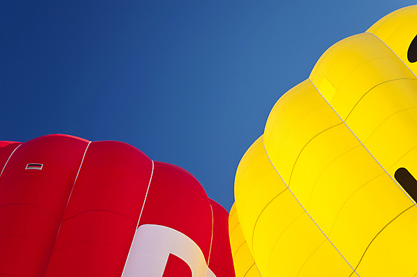 포토 JPG 해외이미지 주간 하늘 풍경 사람없음 야외 열기구 해외202004 해외포토 자연요소 항공교통 파일형식 이미지허브