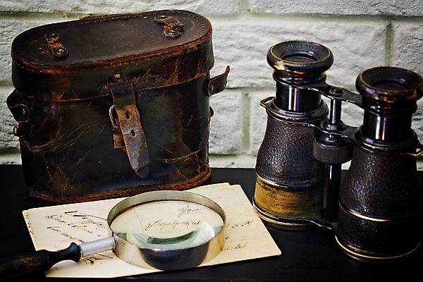 포토 JPG 해외이미지 벽 가방 탁자 돋보기 벽돌 사람없음 목재 갈색 검은색 쌍안경 수확 골동품 편지 복고 해외202004 해외포토 나무 잡화 컬러 가구 농업 재료 망원경 파일형식 이미지허브