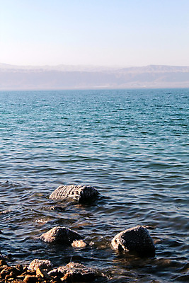 포토 JPG 해외이미지 라이프스타일 호수 모래 바다 여행 신체 자연 하늘 휴가 휴식 건강 풍경 사람없음 야외 치료 물 파란색 약 환경 스파 사막 바위 흰색 죽음 역사 크리스탈 명상 소금 동쪽 테라피 내추럴 돌봄 요르단 이스라엘 짠맛 팔레스타인 현상 해외202004 해외포토 자연요소 컬러 컨셉 중동 의학 모션 생활 뷰티 돌_바위 맛 광석 방향 생태계 서아시아 파일형식 이미지허브