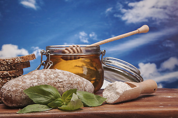 포토 JPG 해외이미지 식물 구름 전통 음식 빵 조각 백그라운드 다이어트 채소 과일 자연 탁자 하늘 아침 치즈 건조 파스타 건강 옥수수 씨앗 사람없음 목재 파란색 빛 갈색 주방 식사 빵집 맛 아침식사 상품 굽기 향수 준비 유기농 심플 밀가루 꿀 덩어리 작살 호밀 귀리 해외202004 해외포토 주간 자연요소 나무 웰빙 컬러 가구 컨셉 재료 유제품 곡류 서양음식 상점 화장품 가루 구이 생태계 파일형식 이미지허브