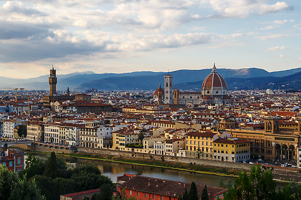 포토 JPG 해외이미지 구름 유럽 건축양식 아침 산 사람없음 건물 도시풍경 햇빛 일출 환경 황혼 일몰 이탈리아 새벽 블록 도시 역사 저녁 언덕 타운 리빙 고딕 구시가지 로마네스크 로마인 르네상스 수평선 해외202004 해외포토 주간 자연요소 건축물 건축 나라 인종 풍경 태양 노을 야간 파일형식 이미지허브
