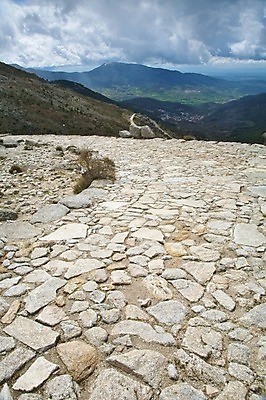 포토 JPG 해외이미지 유럽 도로 길 겨울 자연 산 풍경 사람없음 야외 바위 시골 스페인 로마 로마인 방법 선로 해외202004 해외포토 계절 나라 교통시설 인종 이탈리아 돌_바위 생태계 파일형식 이미지허브