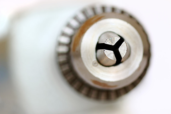 포토 JPG 해외이미지 손 추상 취미 사람없음 인테리어 머리 기계 장비 기구 도구 공구 DIY 송곳 실행 해외202004 해외포토 디자인 무늬 신체부위 파일형식 이미지허브