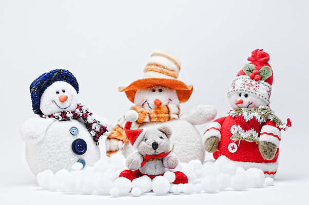 포토 JPG 해외이미지 캐릭터 백그라운드 크리스마스 포옹 눈사람 휴가 미소 사람없음 빨간색 장난감 축제 목도리 흰색 코 고립 해외202004 해외포토 잡화 기념일 컬러 안기 표정 신체부위 파일형식 이미지허브