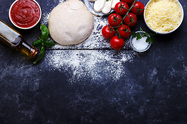 포토 JPG 해외이미지 전통 음식 백그라운드 컨셉 잎 토마토 부분 탁자 치즈 프레임 피자 요리 사람없음 목재 우주 주방 식사 버섯 이탈리아 껍질 신선 플랫 맛 폐기물 정상 굽기 향신료 속도 메뉴 유기농 날것 반죽 밀가루 소금 위치 레시피 후추 성분 바질 모짜렐라치즈 핸드메이드 해외202004 해외포토 나무 식물 웰빙 유럽 가구 채소 재료 유제품 패스트푸드 서양음식 쓰레기 가루 구이 향미료 파일형식 이미지허브