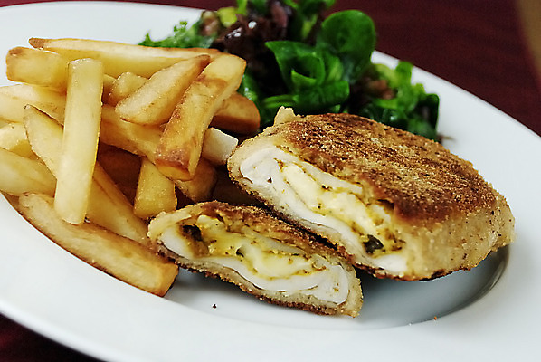 포토 JPG 해외이미지 잎 치즈 사람없음 치킨 샐러드 튀김 감자튀김 해외202004 해외포토 식물 음식 유제품 감자 닭고기요리 파일형식 이미지허브