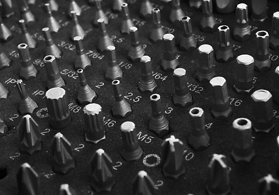 포토 JPG 해외이미지 백그라운드 사람없음 세트 금속 기계 흰색 공구 나사 스패너 수리 수납 송곳 해외202004 해외포토 컬러 재질 도구 파일형식 이미지허브