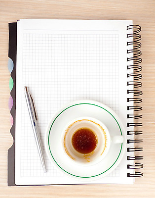 포토 JPG 해외이미지 종이 커피 비즈니스 텍스트 탁자 사람없음 목재 우주 다이어리 쪽지 공책 공백 정보 반지 메시지 편지지 문서 폴더 페이지 카피스페이스 해외202004 해외포토 나무 음료 가구 재료 장신구 문구용품 사무용품 편지 파일 파일형식 이미지허브