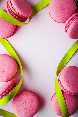 포토 JPG 해외이미지 분홍색 패턴 프레임 사람없음 초록색 쿠키 흰색 직물 닫기 달콤 굽기 질감 테이프 아몬드 진홍색 마카롱 프랑스어 스터핑 프로방스 스타일 해외202004 해외포토 문자 컬러 무늬 모션 문구용품 디저트 빨간색 견과류 맛 구이 파일형식 이미지허브