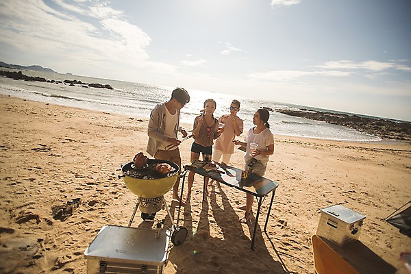 포토 JPG 주간 전신 여자 남자 바다 맥주 텐트 서기 사람 여러명 20대 해변 야외 앞모습 옆모습 여름 30대 친구 여름휴가 바캉스 한국인 안주 태안 아이스박스 바베큐그릴 야외테이블 성인만 국내포토 자연요소 계절 뷰포인트 다수 관계 모션 탁자 휴가 주류 캠핑도구 동양인 청년 장년 그릴 충청남도 바비큐 파일형식 여름_계절