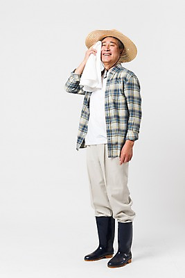 포토 JPG 스튜디오촬영 전신 할아버지 남자 실내 장화 한명 미소 사람 앞모습 수건 농사 한국인 농부 밀짚모자 땀 귀농 70대 닦기 노인남자한명만 소상공인 국내포토 직업 모자_잡화 1 노년 뷰포인트 신발 농업 모션 표정 동양인 내부 경제 위생용품 상인 남자한명만 노인남자만 파일형식