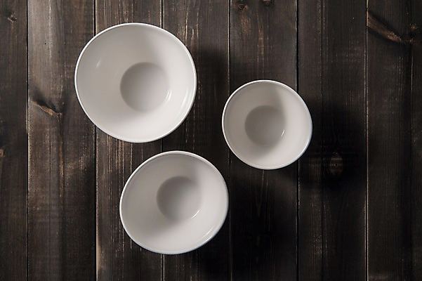 포토 JPG 스튜디오촬영 그릇 실내 사람없음 도자기 세개 나무배경 국내포토 식기 백그라운드 3 내부 파일형식