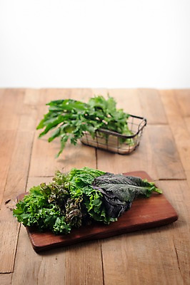 포토 JPG 스튜디오촬영 잎 채소 식재료 실내 사람없음 농작물 여러개 신선 상추 상추쌈 쌈채소 나무배경 국내포토 식물 다수 백그라운드 농업 내부 쌈 파일형식