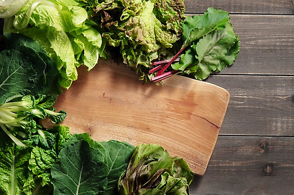 포토 JPG 스튜디오촬영 잎 채소 식재료 도마 실내 사람없음 농작물 여러개 신선 상추 상추쌈 쌈채소 나무배경 국내포토 식물 다수 백그라운드 농업 주방용품 내부 쌈 파일형식