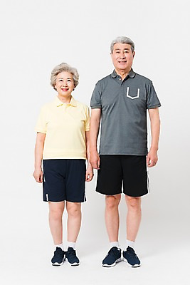 포토 JPG 스튜디오촬영 전신 여자 남자 실내 건강 서기 미소 사람 두명 앞모습 운동복 운동 건강관리 노부부 한국인 60대 70대 노인만 국내포토 부부 옷 노년 뷰포인트 모션 표정 관리 동양인 내부 성인만 파일형식
