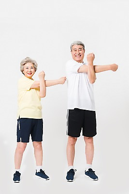포토 JPG 스튜디오촬영 전신 여자 남자 실내 건강 미소 사람 두명 앞모습 운동복 운동 건강관리 노부부 한국인 60대 팔운동 70대 맨손체조 노인만 국내포토 부부 옷 노년 뷰포인트 표정 관리 동양인 내부 체조 성인만 파일형식
