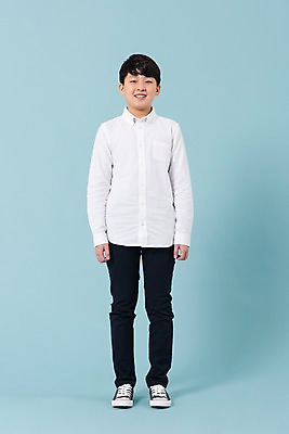 포토 JPG 스튜디오촬영 전신 학생 남자 남학생 모션 청소년 실내 한명 서기 미소 사람 앞모습 10대 캐주얼 한국인 십대남자한명만 남중생 국내포토 1 옷 뷰포인트 중학생 표정 동양인 내부 남자한명만 십대남자만 파일형식