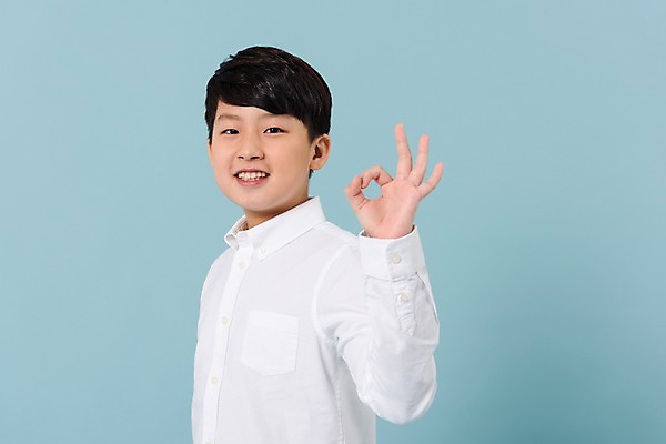 포토 JPG 스튜디오촬영 학생 남자 남학생 모션 청소년 실내 한명 미소 사람 손짓 상반신 옆모습 10대 캐주얼 한국인 OK 십대남자한명만 남중생 국내포토 1 옷 뷰포인트 중학생 표정 동양인 내부 남자한명만 십대남자만 파일형식