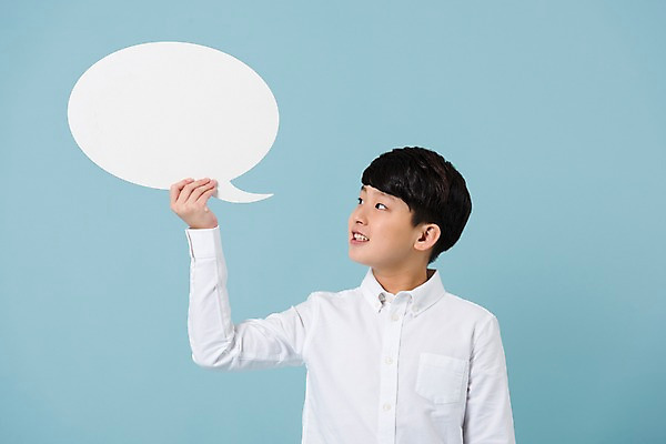 포토 JPG 스튜디오촬영 학생 응시 남자 남학생 말풍선 모션 청소년 실내 한명 들기 사람 상반신 앞모습 10대 캐주얼 한국인 십대남자한명만 남중생 국내포토 1 시선 옷 뷰포인트 중학생 동양인 내부 남자한명만 십대남자만 파일형식