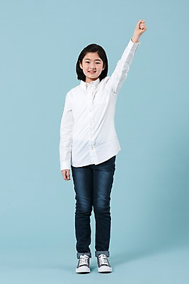 포토 JPG 스튜디오촬영 전신 여학생 여자 청소년 한명 서기 미소 사람 앞모습 10대 캐주얼 손들기 파이팅 한국인 여중생 십대여자한명만 국내포토 1 학생 옷 뷰포인트 모션 중학생 실내 표정 동양인 여자한명만 십대여자만 파일형식