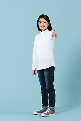 포토 JPG 스튜디오촬영 전신 여학생 여자 청소년 한명 서기 미소 사람 앞모습 10대 캐주얼 한국인 최고 여중생 십대여자한명만 국내포토 1 학생 옷 뷰포인트 모션 중학생 실내 표정 동양인 여자한명만 십대여자만 파일형식