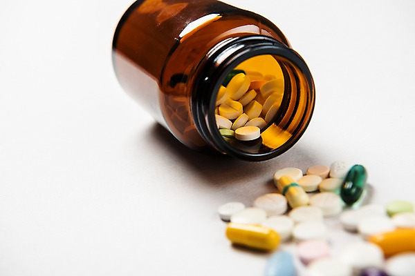 포토 JPG 스튜디오촬영 실내 근접촬영 사람없음 알약 약병 오브젝트 약물오남용 국내포토 뷰포인트 내부 약 병_담는 파일형식