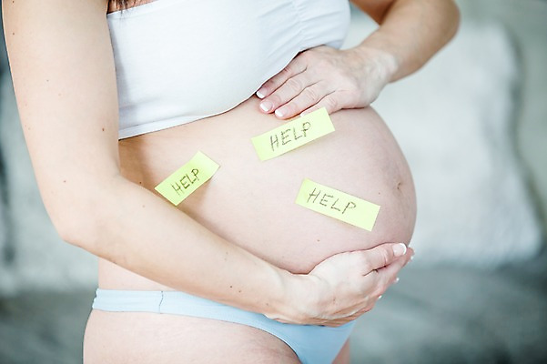 포토 JPG 서양인 손 여자 한명 서기 사람 손짓 근접촬영 상반신 성인 옆모습 신체부위 30대 임산부 잡기 도움 속옷 포스트잇 태아 요청 붙이기 복부 성인여자한명만 국내포토 외국인 1 옷 뷰포인트 컨셉 모션 장년 임신 메모지 여자한명만 성인여자만 파일형식