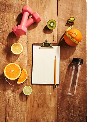 포토 JPG 스튜디오촬영 종이 오렌지 과일 실내 줄자 키위 근접촬영 사람없음 연필 아령 레몬 물통 라임 문서철 유리접시 디톡스 국내포토 접시 뷰포인트 학용품 자 건강 내부 필기구 파일형식