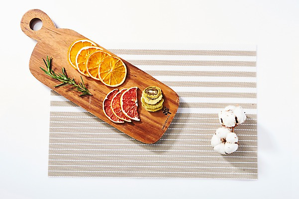 포토 JPG 스튜디오촬영 오렌지 과일 실내 키위 근접촬영 사람없음 식탁보 허브 자몽 슬라이스 아로마 건과일 나무도마 목화꽃 디톡스 국내포토 식물 꽃 뷰포인트 건조 도마 건강 내부 목재 파일형식