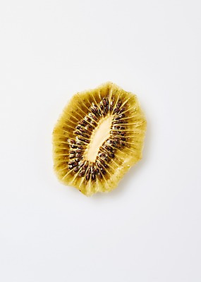 포토 JPG 스튜디오촬영 과일 실내 키위 근접촬영 사람없음 슬라이스 건과일 키위씨 디톡스 국내포토 뷰포인트 건조 건강 씨앗 내부 파일형식